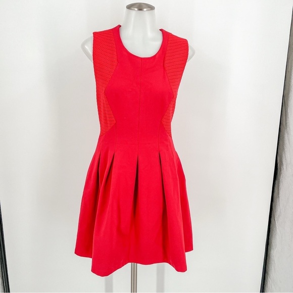 BCBG MAXAZRIA Tulip Dress Round Neck Sleeveless Fit'N Flare Jersey Red - Picture 1 of 4